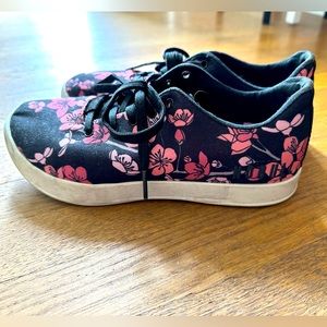 Nobull size 8 floral canvas trainers shoes sneakers